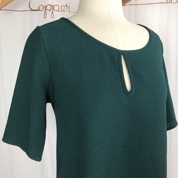 Everly Evergreen Short Sleeve Blouse - Picture 5 of 6